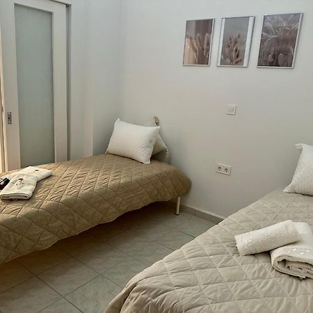 Piraiki Coastal Accommodation Pireus Exteriör bild