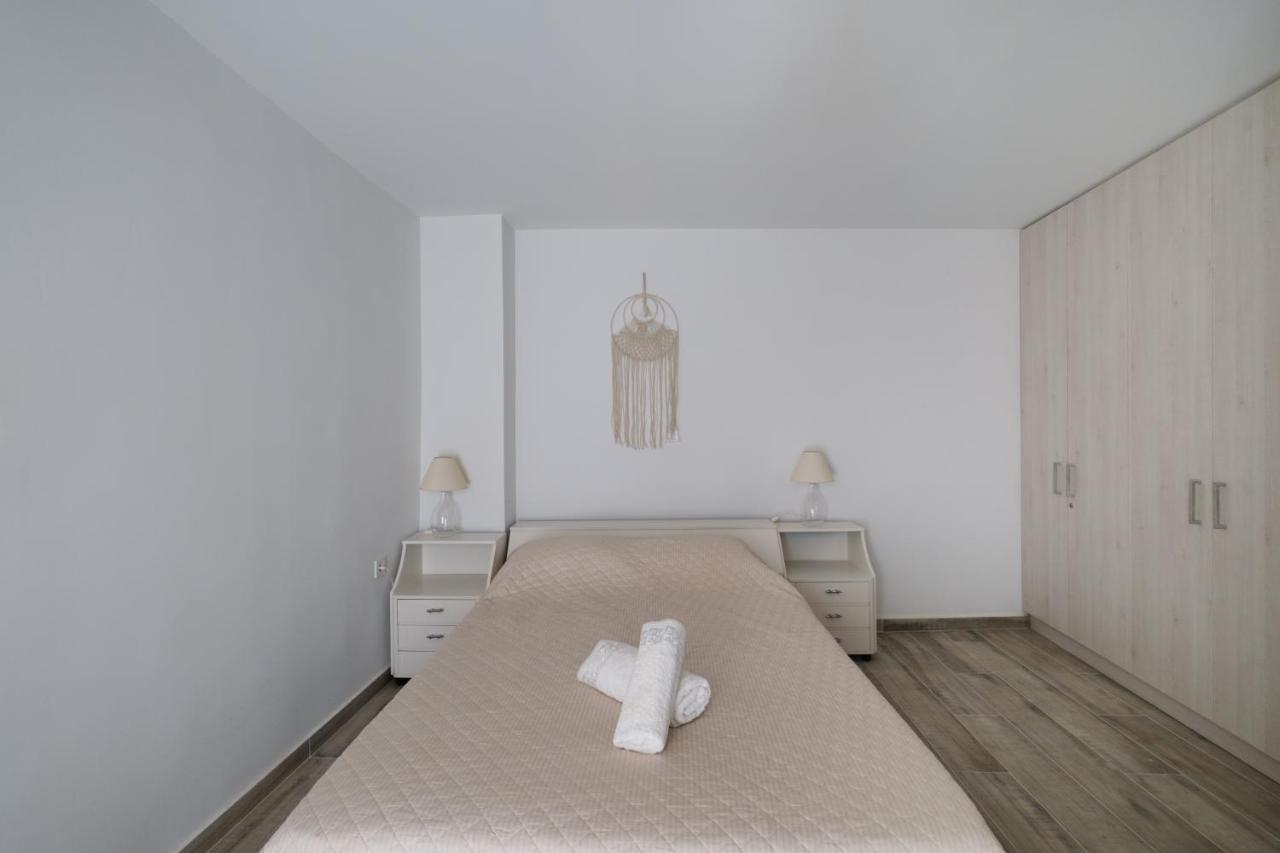 Piraiki Coastal Accommodation Pireus Exteriör bild