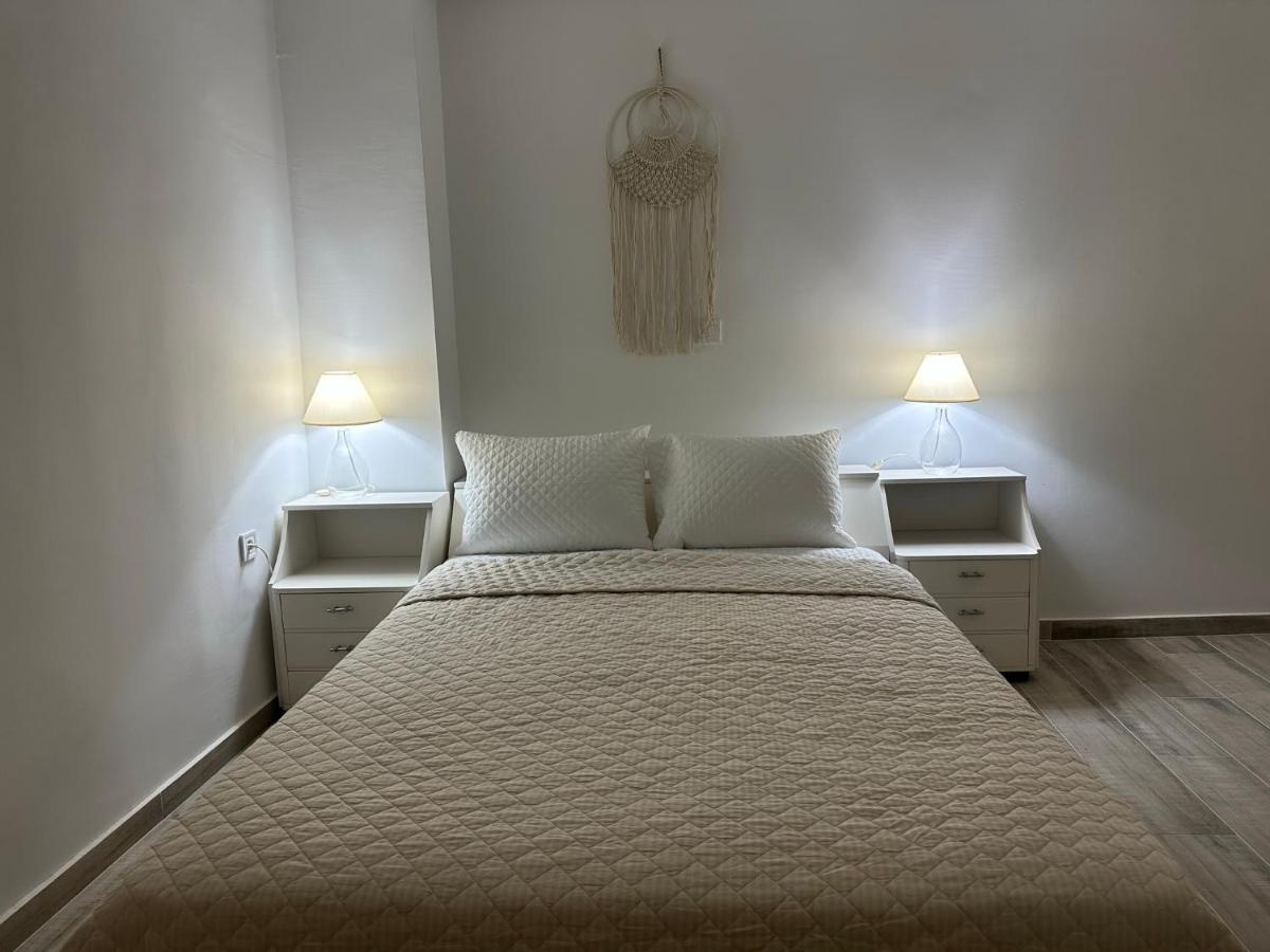 Piraiki Coastal Accommodation Pireus Exteriör bild