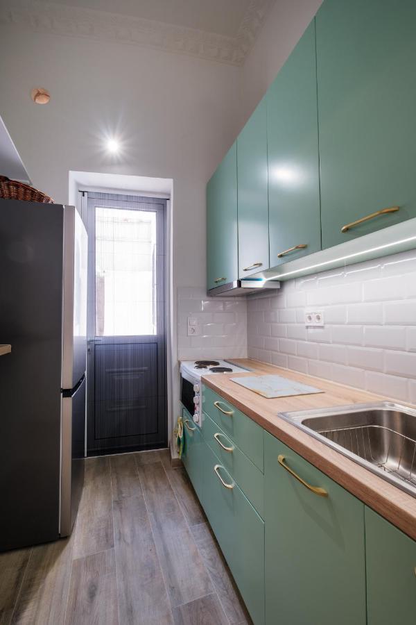 Piraiki Coastal Accommodation Pireus Exteriör bild