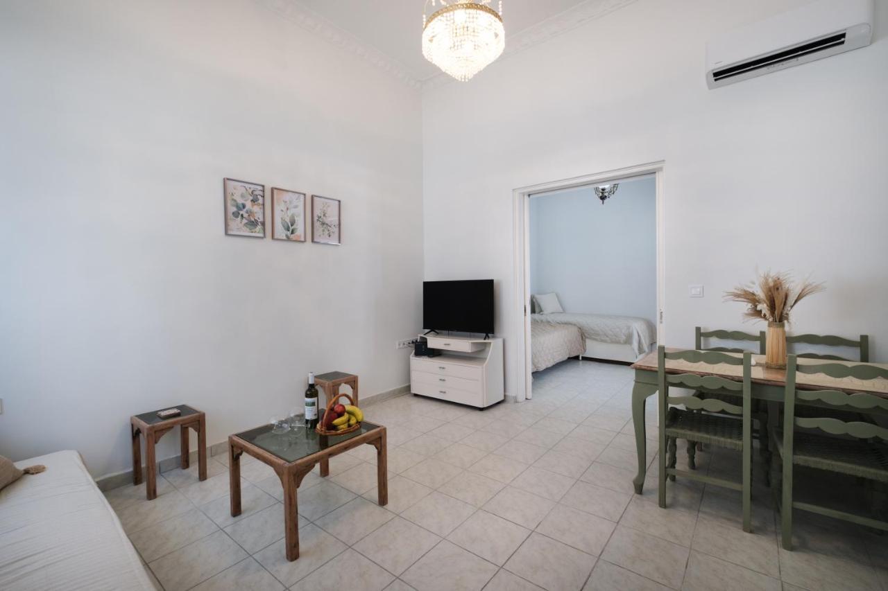 Piraiki Coastal Accommodation Pireus Exteriör bild