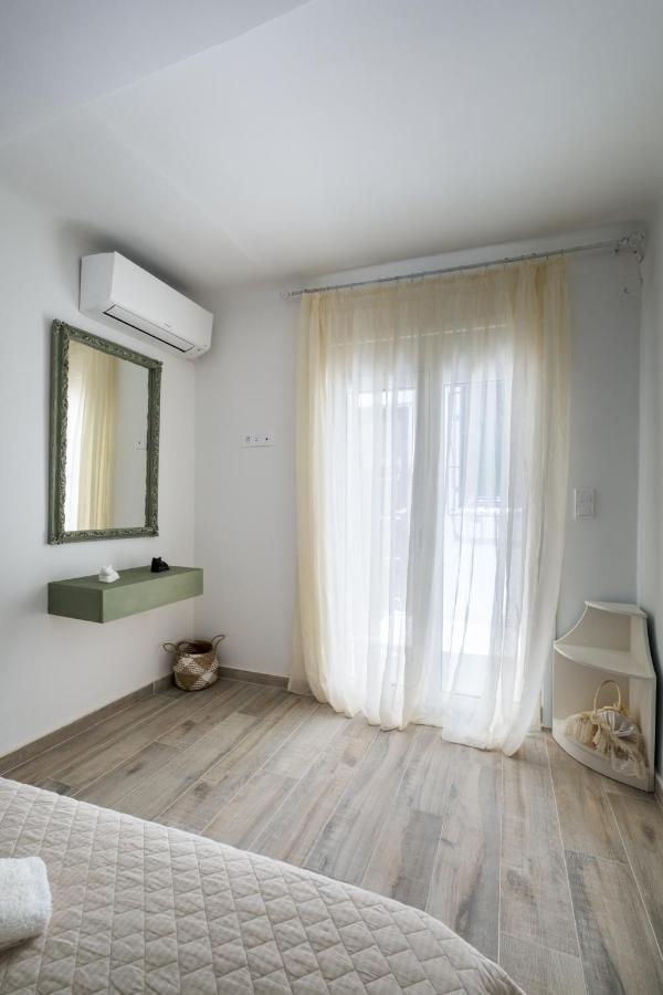 Piraiki Coastal Accommodation Pireus Exteriör bild